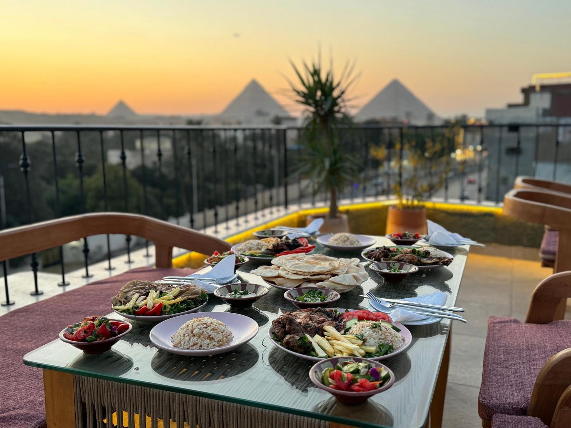 Almas Pyramids Hotel Kafret el-Gabal Eksteriør bilde