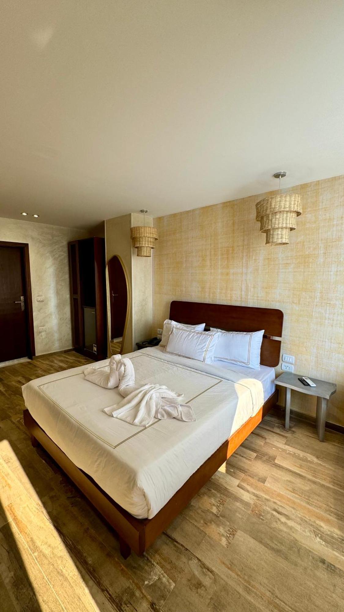 Almas Pyramids Hotel Kafret el-Gabal Eksteriør bilde
